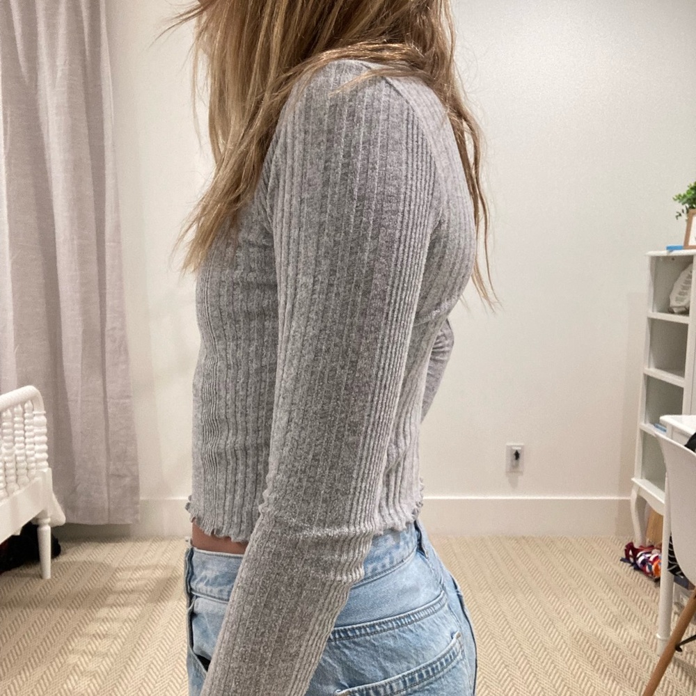 size M - Picture 2 of 3